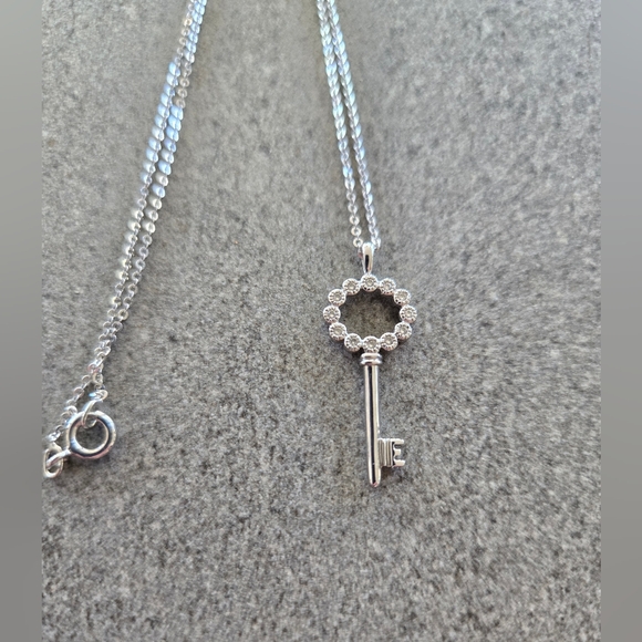 18k White Gold & Diamond Key pendant necklace